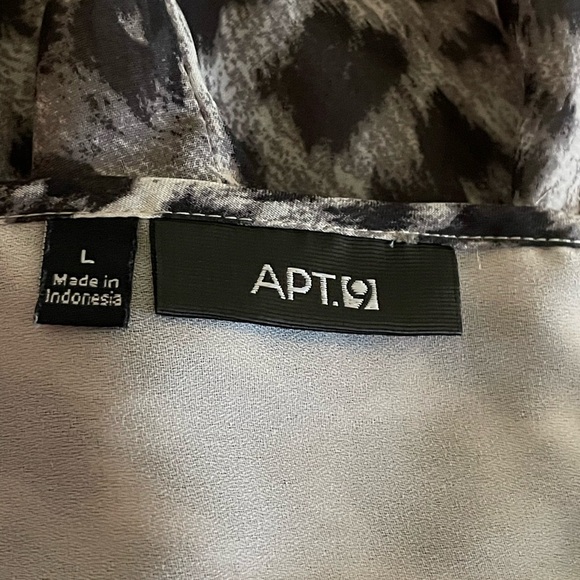 Apt 9 Black Gray White Animal Print blouse Sleeveless size LG high neck ruffles - Picture 14 of 15